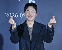 [포토] 김영민 ‘쌍하트 발사’