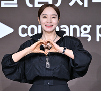 ‘지금 불륜’ 김혜수 블랙코미디 터졌다…첫 공개부터 1위 “욕도 우아해”