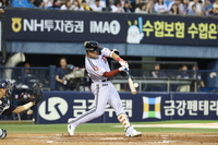 LG ‘우타 기대주’서 ‘올해 히트상품’으로…‘폭풍 성장’ 문정빈, 비밀은 ‘타구 각도’에 있다 [SS시선집중]