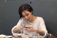 “젠슨 황이 누구죠?”…화사, ‘시총 1위’ CEO에게 직접 편지 보낸 사연