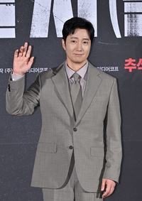 [포토]손인사 건네는 박해일