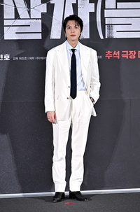 [포토]영화 ‘암살자(들)’의 이민호