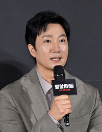 [포토]‘암살자(들)’ 출연 소감 밝히는 박해일