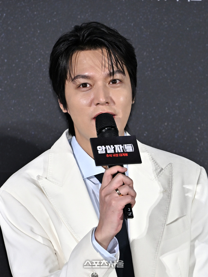 [포토]‘암살자(들)’ 출연 소감 밝히는 이민호