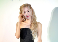 블랙핑크 로제, 지수 이어 팬 홀대 논란 사과 “10주년 아쉬움 커” [전문]