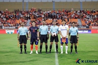 AFC 저질 심판진 교체 규정도 숙지 못했다, 연장 플랜 완전히 꼬여 패배한 강원…정경호 감독 “이해하기 어렵다, 선수들 낙심 커”[SS현장]