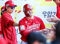 3위 잡는 랜더스 등장이요! ‘역전 투런포’ 김재환 잠실서 터졌다…‘1:0→2:2→4:2→5:2→5:3’ SSG, LG 제압 [SS잠실in]