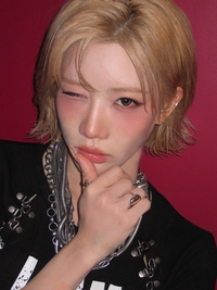 “냉동인간이 따로 없네”...신애라, 30년 전 화보 공개