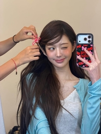 아이브 장원영, 리본 꽂고 깜찍한 윙크... “귀엽고 달콤하게, 그게 전부”