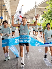“11시간 만에 5kg 뚝”…션, 광복절 81.5km 마라톤 완주 후 드러난 극적 체중 변화
