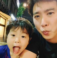 ‘이혼 고백’ 고지용, 새벽 2시에 아들 사진 공개 “보고싶다”
