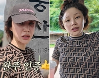 “보는 내가 다 덥다” 윤진이, ‘펜디 니트’ 입고 등산했다가…팬들도 갑갑