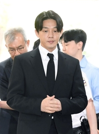 ‘마약 논란’ 유아인 빌리언스에 새 둥지… “비판 경청하며 신뢰 쌓겠다”