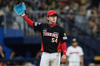 타이거즈 상위권 맞습니다! ‘양현종 13시즌 연속 100이닝→김호령 만루홈런’ KIA, 키움 11-1 격파 [SS고척in]