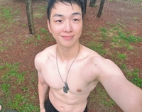 상의 탈의한 현역 군인 강다니엘, 군살 없이 더 도드라진 복근 깜짝 공개