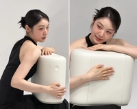 김연아, 끌어안은 게 음식물 처리기?…뜻밖의 조합에도 ‘여왕 포스’