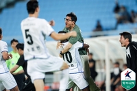 ‘이적생 루이스 결승골’ 수원 삼성, 천안 1-0으로 꺾고 2부 선두 질주…부산은 대구와 무승부, 수원FC는 2위 등극