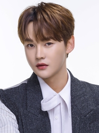 박서진, 받은 마음 잊지 않았다…어린 시절의 도움→팬들과 함께 이어가는 ‘나눔의 길’