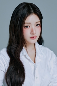 피프티피프티 아테나, 데뷔 첫 시구 나선다