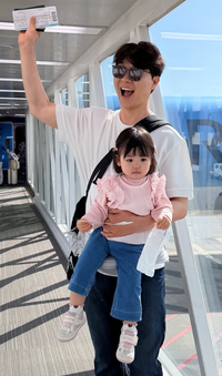 “내렸다 다시 탔다” 아니었다…박수홍, 기내서 연신 “죄송합니다”