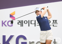 이서윤4·유아현 등 리더보드 장악한 ‘신인들’…‘신데렐라 등용문’ 첫날부터 전통 승계[KG 레이디스 오픈 1R]