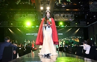 [포토]미스인터콘티넨탈 코리아 위너 김아인의 우승 퍼레이드