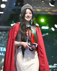 [포토] ‘2026 미스인터콘티넨탈’ 왕관 쓴 김아인