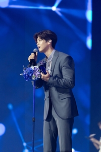 “돈 많이 버시고, 포기하지 마십시오”…박지현, 2관왕 뒤 남긴 ‘뜻밖의 덕담’