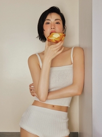 “지울 때가 훨씬 아파”… 나나, 타투 흔적 없는 파격 화보