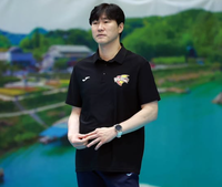 4시즌만 두 번째 프로 구단, 단단해져 돌아온 한국전력 석진욱 감독 “봄 배구 이상 목표, 활기·열정 있는 팀 만들겠다”[현장인터뷰]