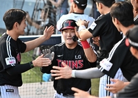 [포토]LG 문정빈, 나도 득점!