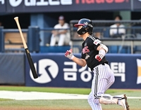 [포토]LG 구본혁, 나도 안타!