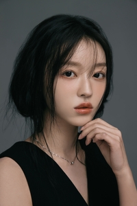 오마이걸 유아, 새 소속사 갔다