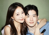 한의사 남친은 “저점 매수”, 악플러는 “상폐 노괴”…아옳이 향한 ‘극과 극’ 막말
