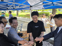 육동한 춘천시장, 어린이 가족운동회·플리마켓에서 주민들과 어울려
