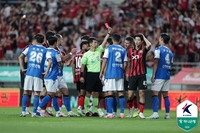 서울 ‘이주용 자책골’ 인천 1-0 제압 ‘시즌 첫 5연승→선두 굳건’…인천 전반 2분만 김건희 레드카드 [SS현장리뷰]