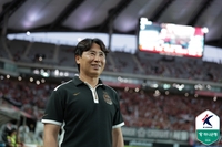 상대 퇴장에도 가까스로 ‘시즌 첫 5연승’ 서울 김기동 감독 “축구라는 게 퇴장자 나와도 쉽지 않아”[현장 일문일답]