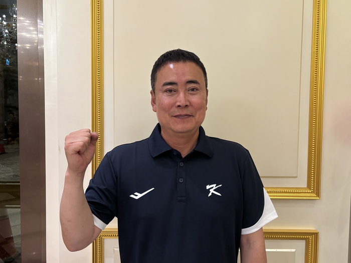 “밥도 못 먹고 울었다” 정윤진 감독, 13년 만에 다시 U-18 대표팀 지휘봉…“늑대 소굴로 간다” [SS시선집중]