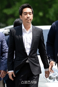 “8년 전에 풀렸다고?”… 고영욱, 자유로운 근황에 ‘전자발찌’ 착용 기간 화제