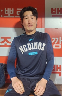 “2년 쉬고 돌아오니 최선참이더라”…704일 만에 다시 선 이재학, 이제는 ‘책임감’ [SS스타]