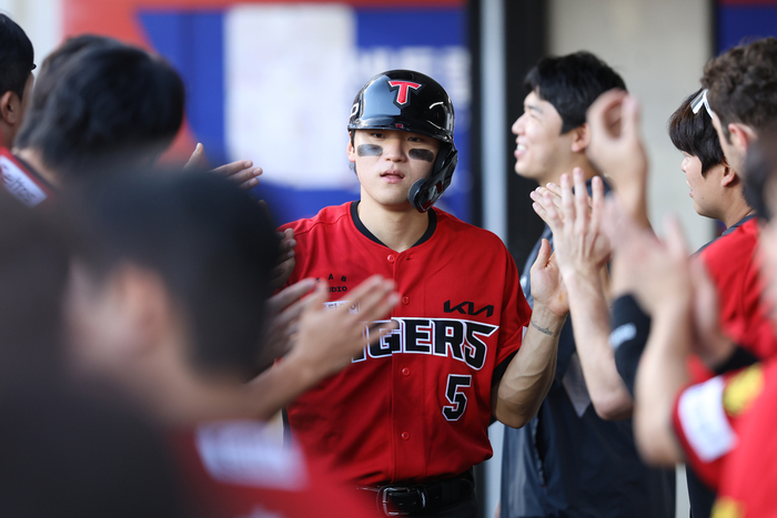 슈퍼스타는 다르네! ‘40홈런-100타점 정조준’ KIA 김도영, KBO리그 8월 MVP…개인 통산 세 번째