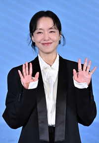 “AI가 배우까지 대체할까” 전도연의 섬뜩한 질문…베니스선 ‘100년에 한번’