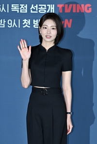[포토]하율리, 이번에도 영업팀으로!