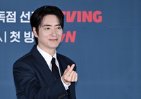 [포토]하트 만들어 보이는 이준혁