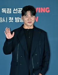 [포토]손인사 건네는 오대환