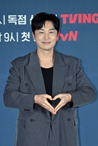 [포토]서현우, ‘로또 1등도 출근합니다’ 많이 사랑해 주세요