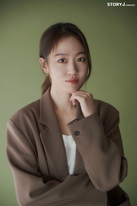 주민경, 스토리제이컴퍼니와 두 번째 재계약