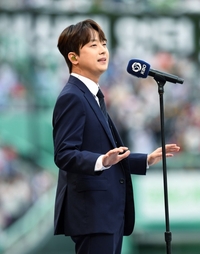 이찬원, 동에 번쩍 서에 번쩍…방송→무대→차트까지 ‘종횡무진’