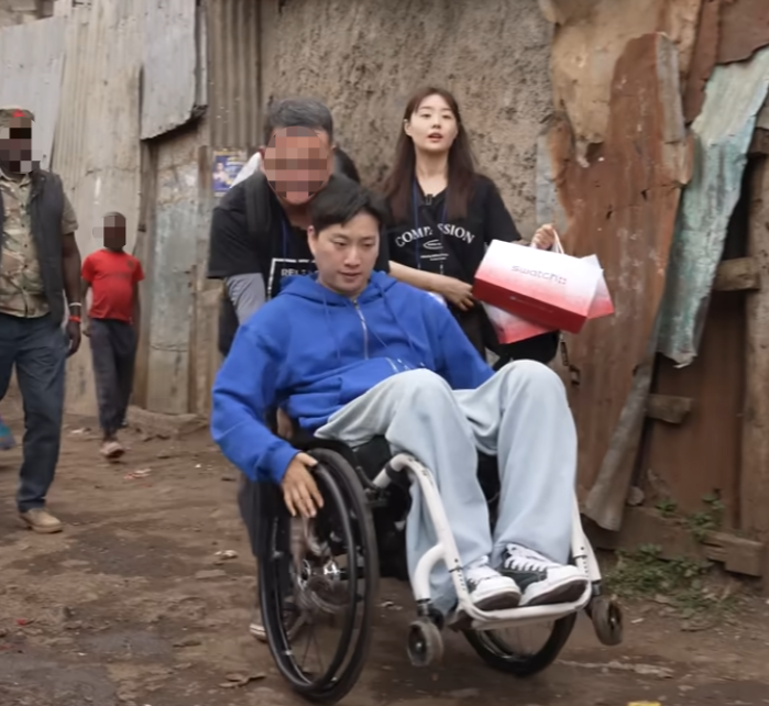 박위, 3주째 침묵 중&hellip;케냐 봉사 논란 재조명