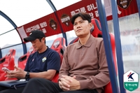 극적 무승부에도 ‘정색’ 한숨 내쉰 강원 정경호 감독 “정말 간절한지 묻고 싶다, 이런 경기 없어야”[현장인터뷰]